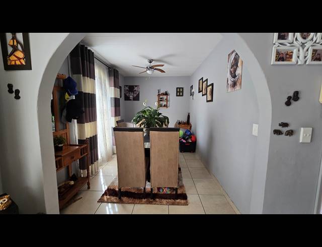 2 BEDROOM SECTIONAL TITLE FOR SALE IN SOUTH CREST